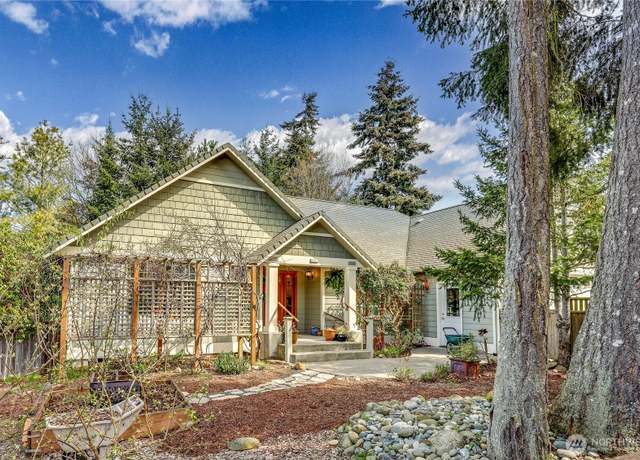 Property at 2239 W 16th St, Port Angeles, WA 98363, 2 beds, 1 bath