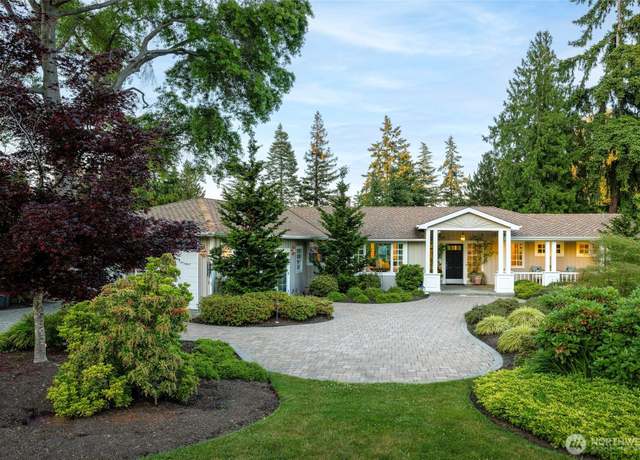Property at 3204 Evergreen Point Rd, Medina, WA 98039, 4 beds, 2.5 baths