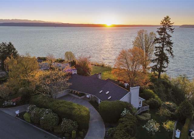Property at 1040 N Park Dr, Everett, WA 98203, 3 beds, 3.5 baths