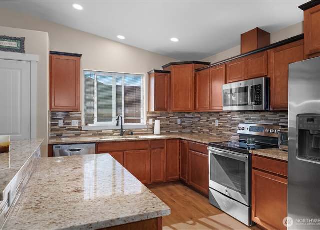 Property at 9321 179th Ln SW, Rochester, WA 98579, 3 beds, 2 baths