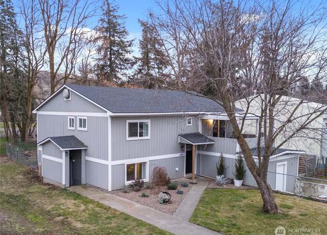 Property at 207 Harmon St, Waitsburg, WA 99361, 5 beds, 2.5 baths