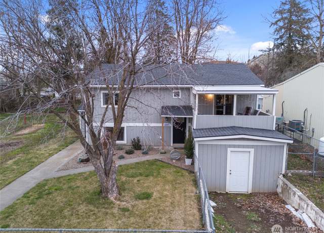 Property at 207 Harmon St, Waitsburg, WA 99361, 5 beds, 2.5 baths