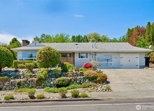 Property at 2015 Trenton Ave, Bremerton, WA 98310, 3 beds, 1 bath