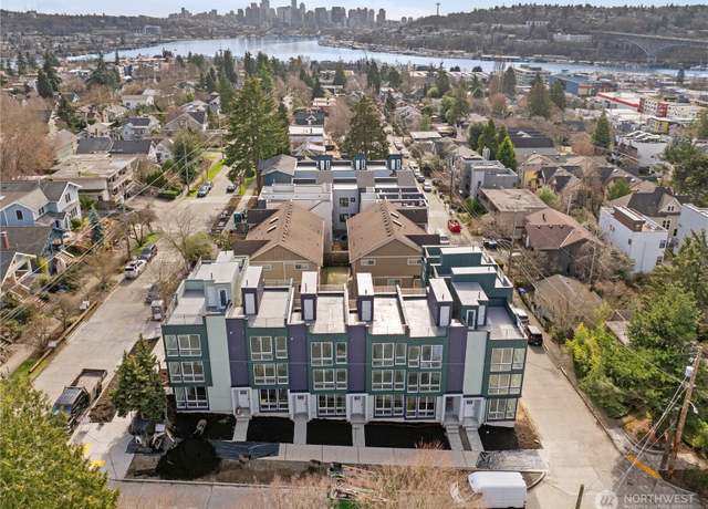 Property at 1521 N 39th St, Seattle, WA 98103, 2 beds, 2.5 baths