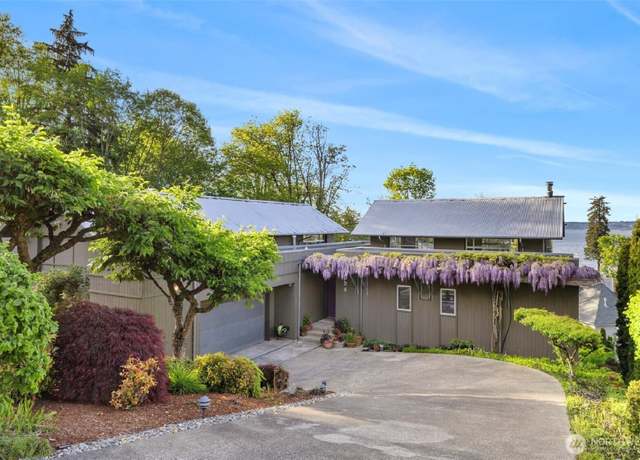 Property at 324 SW 295th Pl, Federal Way, WA 98023, 2 beds, 2.5 baths