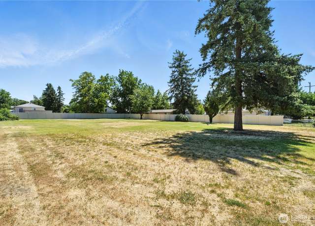 Property at 715 SE Birch Ave, College Place, WA 99324