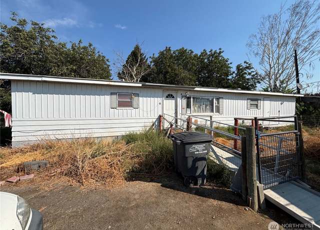 Property at 2227 W Cunningham, Othello, WA 99344, 3 beds, 2 baths