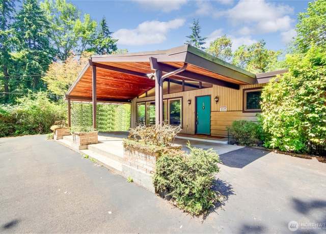 Property at 926 SW 356th St, Federal Way, WA 98023, 4 beds, 2.5 baths