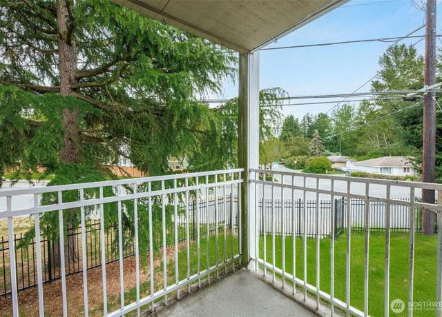Property at 9917 Holly Dr Unit B212, Everett, WA 98204, 2 beds, 2 baths