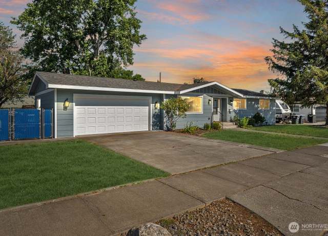 Property at 2112 S Crestmont Dr, Moses Lake, WA 98837, 5 beds, 3 baths