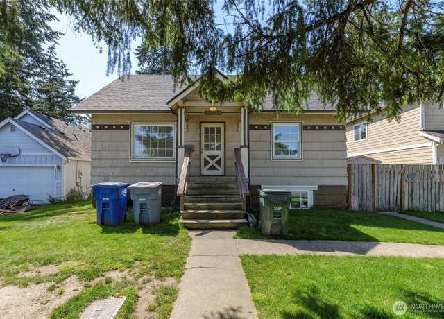Property at 13808 & 13804 C St S, Tacoma, WA 98444, 5 beds, 3 baths