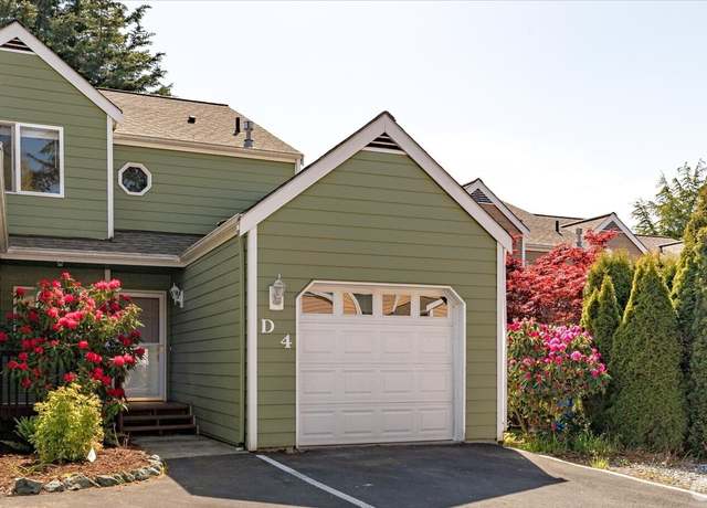 Property at 1250 SW Heller St Unit D4, Oak Harbor, WA 98277, 3 beds, 2.5 baths