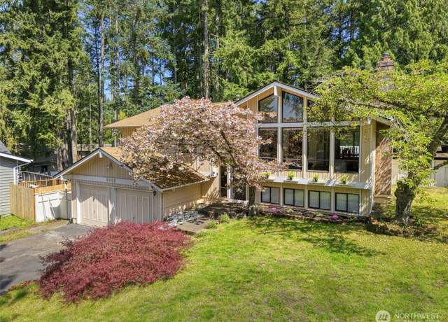 Property at 5445 Pineridge Dr NE, Bremerton, WA 98311, 4 beds, 3 baths