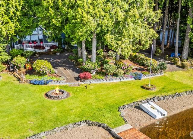 Property at 271 E Ballantrae Dr, Shelton, WA 98584, 2 beds, 3 baths