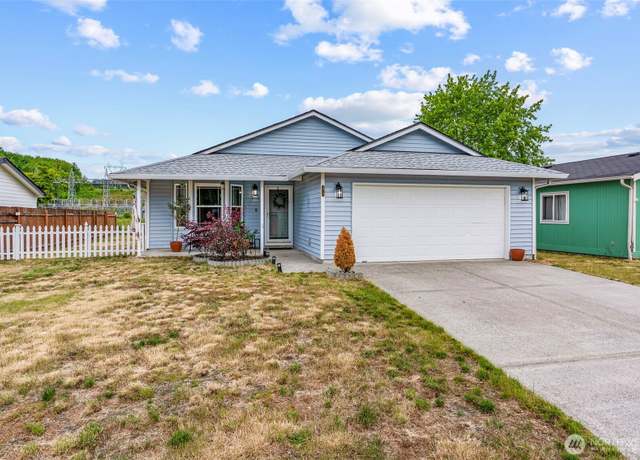 Property at 272 Adams Dr, Kelso, WA 98626, 2 beds, 2 baths