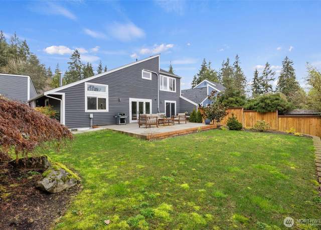 Property at 11715 NE 105th Ln, Kirkland, WA 98033, 3 beds, 2 baths