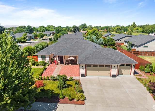 Property at 405 Diamond Gate Rd, Walla Walla, WA 99362, 5 beds, 2.5 baths