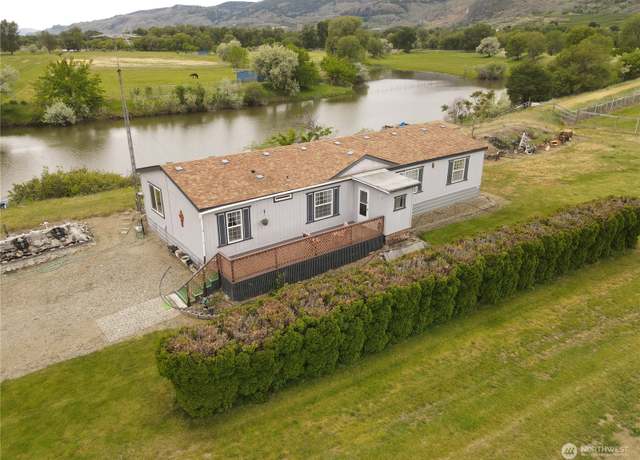 Property at 12 Moonlight Dr, Oroville, WA 98844, 3 beds, 2 baths