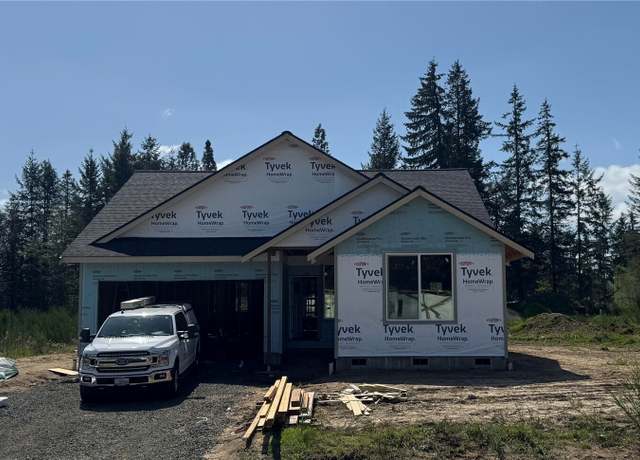 Property at 301 W Martin St, Elma, WA 98541, 3 beds, 2 baths