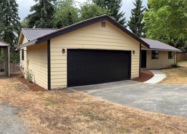 Property at 2005 Woodridge Ave, Mount Vernon, WA 98273, 3 beds, 2 baths