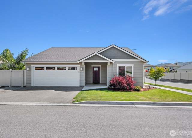 Property at 620 Craig Ave, Wenatchee, WA 98801, 3 beds, 2 baths