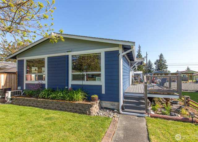 Property at 1125 W 16th St, Port Angeles, WA 98363, 3 beds, 2 baths