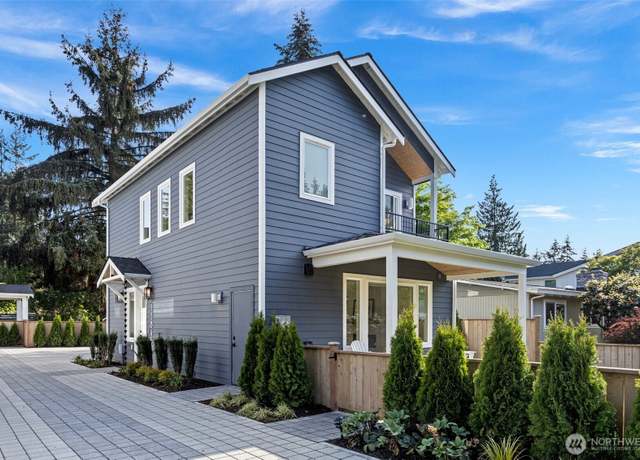Property at 12845 NE 113th St, Kirkland, WA 98033, 2 beds, 2.5 baths