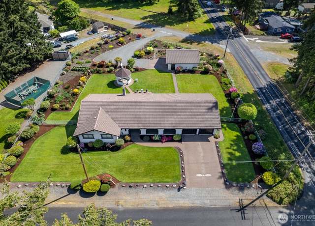 Property at 9802 124th St E, Puyallup, WA 98373, 3 beds, 2.5 baths