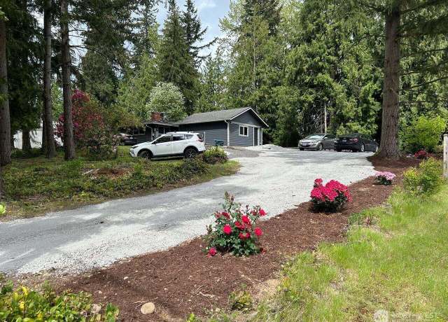 Property at 11705 Silver Way, Everett, WA 98208, 3 beds, 3 baths
