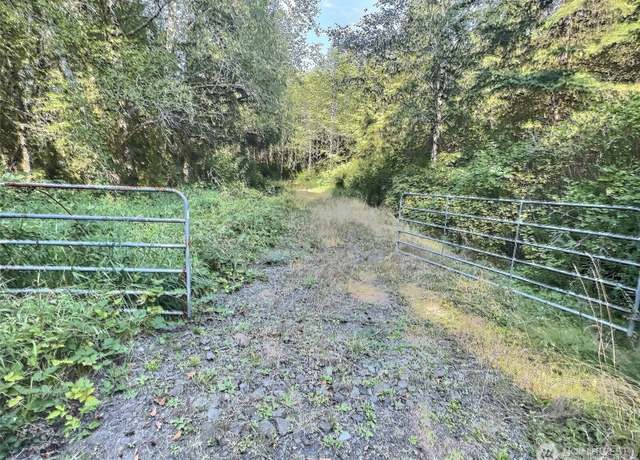 Property at 282 Butte Creek Rd, Raymond, WA 98577
