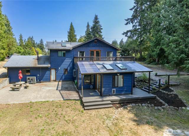 Property at 121 S 7th Ave, Port Hadlock, WA 98339, 4 beds, 2 baths
