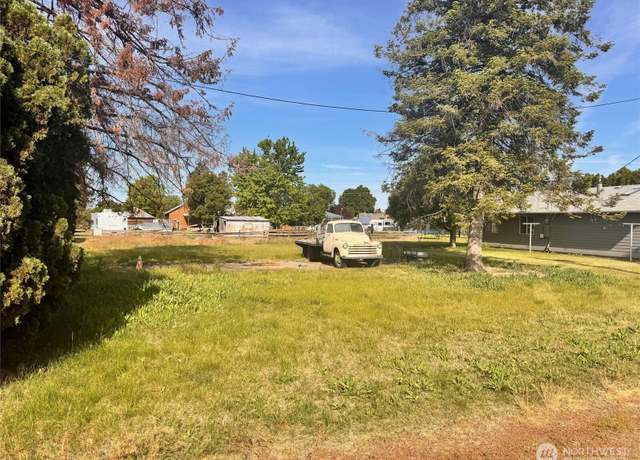 Property at 325 NE Della, College Place, WA 99324