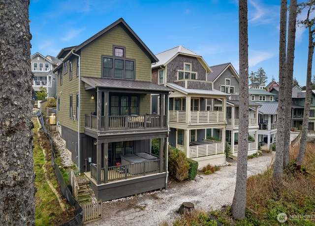 Property at 34 Seaside Ln, Pacific Beach, WA 98571, 3 beds, 3.5 baths