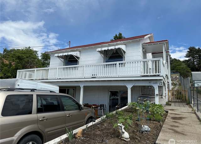 Property at 12 Dewberry Ave W, Omak, WA 98841, 2 beds, 1 bath
