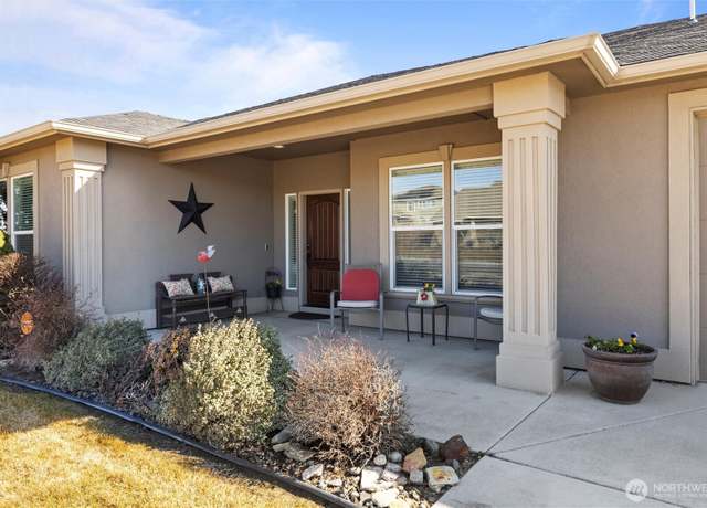 Property at 4806 Indian Ridge Dr, Pasco, WA 99301, 3 beds, 2 baths