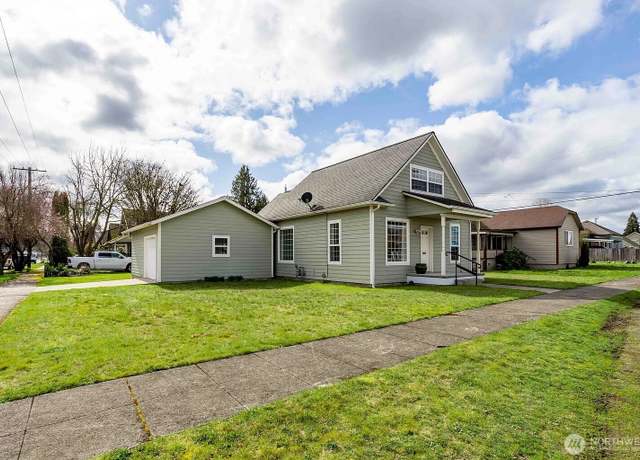 Property at 116 E 4th St, Centralia, WA 98531, 3 beds, 1 bath