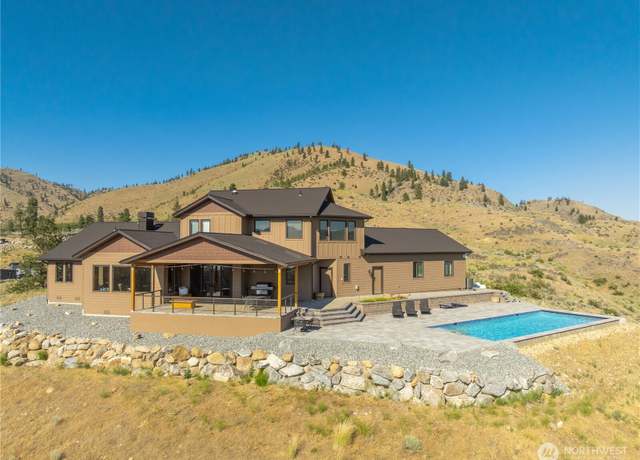 Property at 920 Shooting Star Ln, Chelan, WA 98816, 4 beds, 2.5 baths