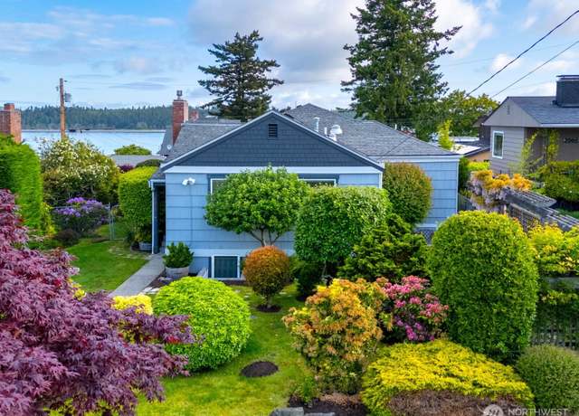 Property at 2010 9th St, Anacortes, WA 98221, 5 beds, 3 baths