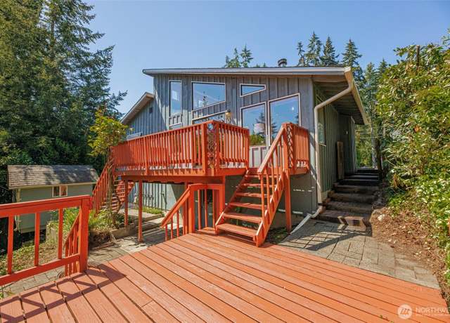 Property at 22119 Locust Pl, Lynnwood, WA 98036, 4 beds, 2 baths
