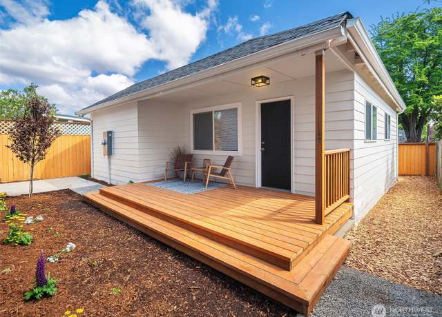 Property at 3020 18th Ave S Unit A, Seattle, WA 98144, 2 beds, 1 bath