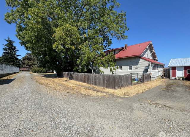 Property at 550 N Sequim Ave, Sequim, WA 98382, 5 beds, 2 baths