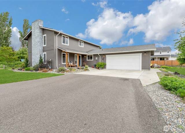 Property at 211 Blake St, Enumclaw, WA 98022, 4 beds, 2.5 baths