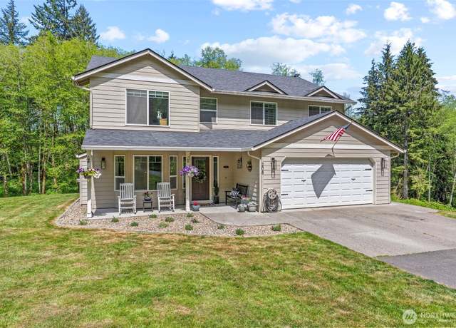Property at 208 Salmonberry Ln, Longview, WA 98632, 4 beds, 2.5 baths