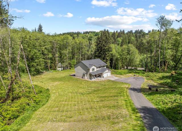 Property at 208 Salmonberry Ln, Longview, WA 98632, 4 beds, 2.5 baths
