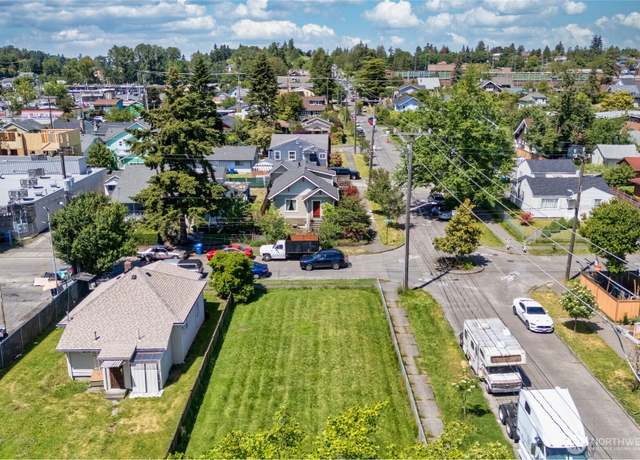 Property at 3827 S Morgan St, Seattle, WA 98118, 2 beds, 1 bath
