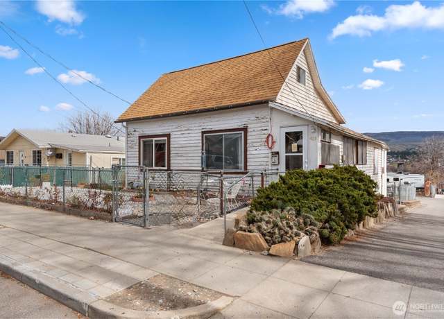 Property at 415 Walker St, Wenatchee, WA 98801, 3 beds, 2 baths