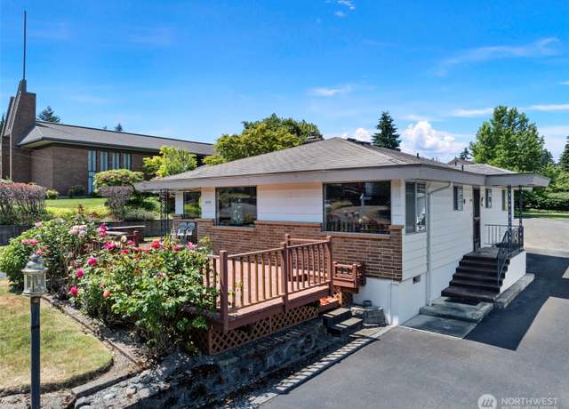 Property at 8016 Dorotich St, Gig Harbor, WA 98332, 2 beds, 1.5 baths