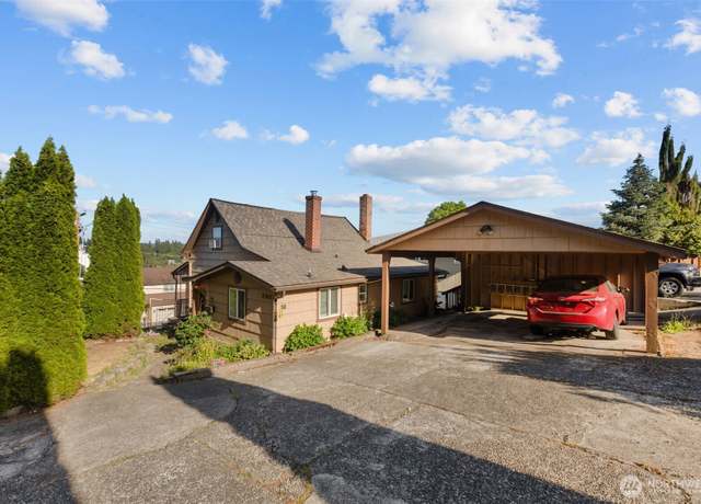 Property at 121 S Lafayette Ave, Bremerton, WA 98312, 2 beds, 1 bath