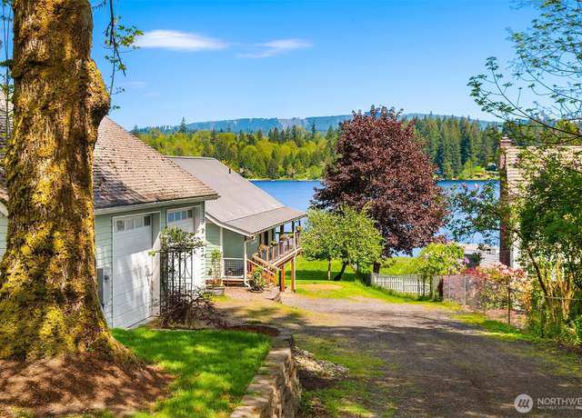 Property at 10714 W Lake Joy Dr NE, Carnation, WA 98014, 2 beds, 2.5 baths