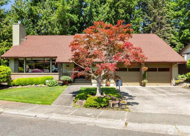 Property at 924 S 245th Pl, Des Moines, WA 98198, 3 beds, 2.5 baths